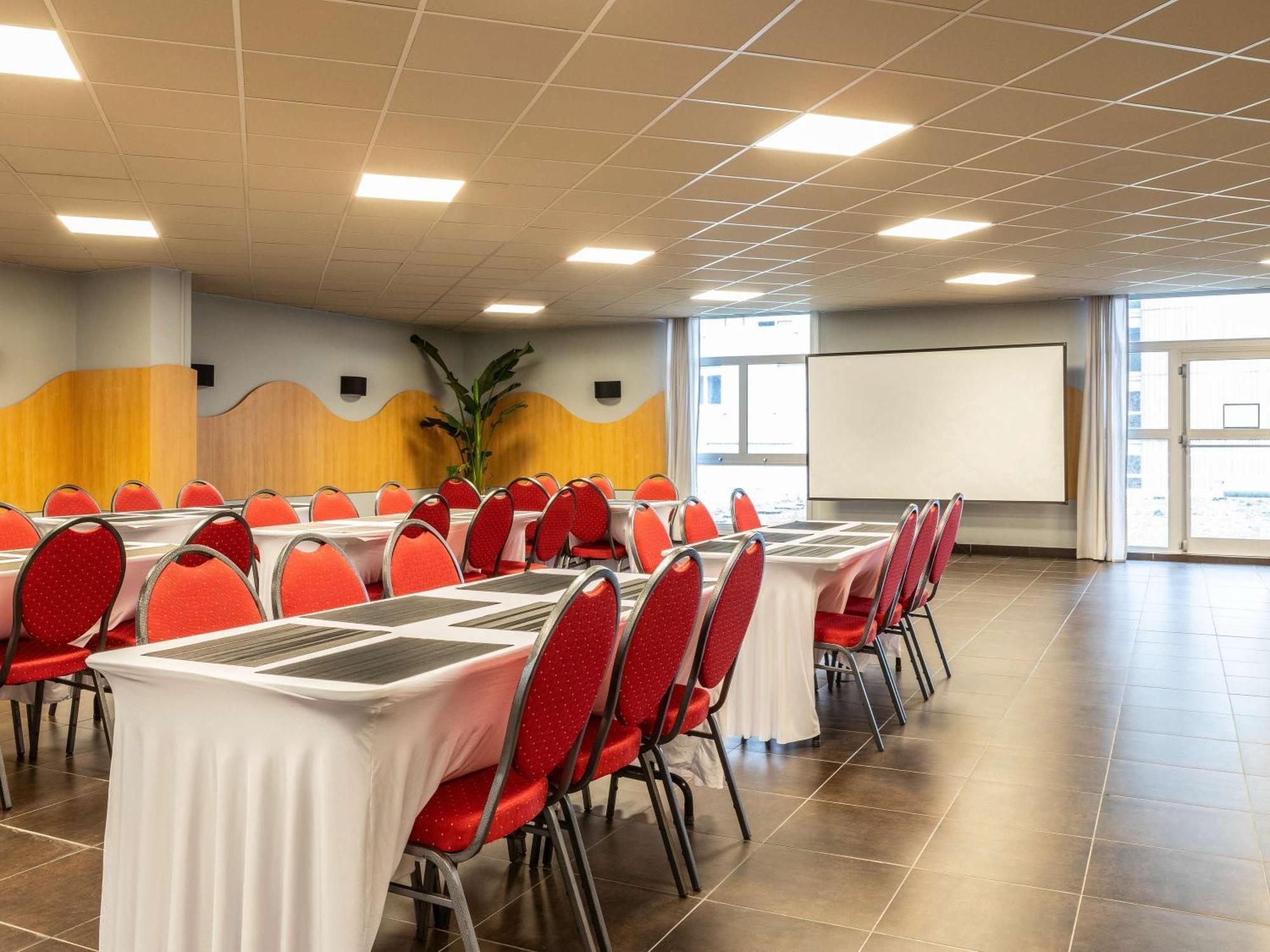 Ibis Budget Paris Porte D'Aubervilliers Exterior foto